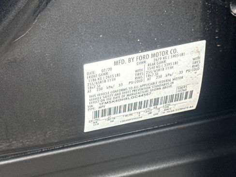 Used 2020 Ford Explorer XLT w/ Equipment Group 202A AWD/4WD image 31