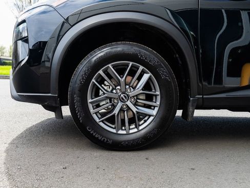 Used 2025 Nissan Rogue S image 7