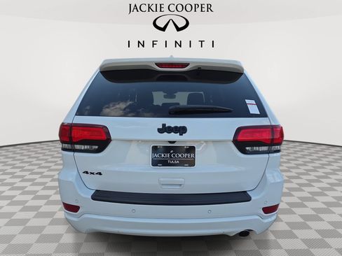 Used 2020 Jeep Grand Cherokee Altitude AWD/4WD image 6