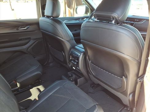 New 2025 Jeep Grand Cherokee L Altitude AWD/4WD image 8