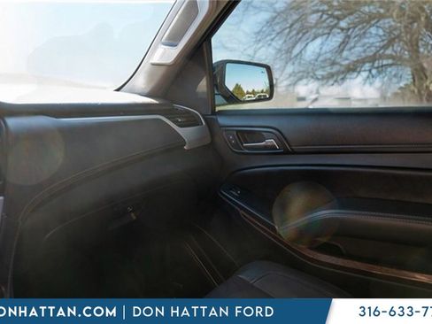 Used 2018 GMC Yukon SLT w/ HD Trailering Package image 16