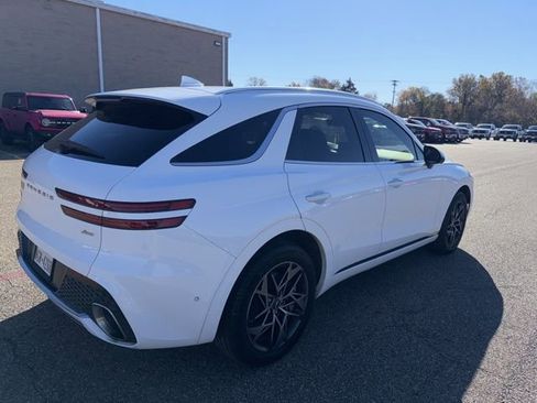 Used 2023 Genesis GV70 2.5T w/ Advanced Package image 13