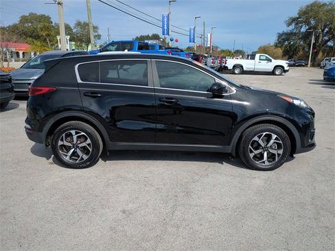 Used 2021 Kia Sportage LX image 3