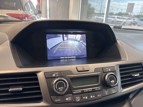 Used 2014 Honda Odyssey EX-L image 37