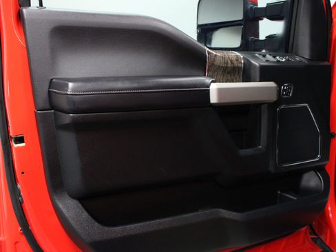 Used 2019 Ford F250 Lariat w/ Lariat Value Package image 11