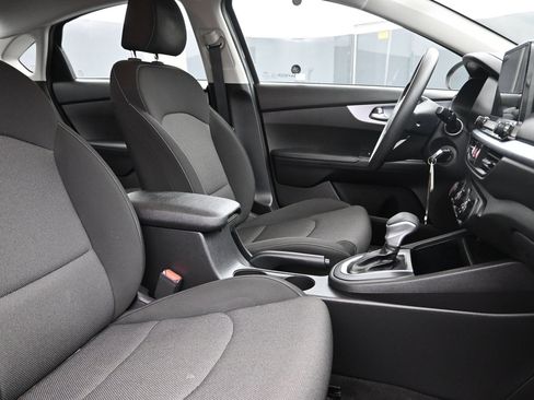 Used 2022 Kia Forte LXS FWD image 27