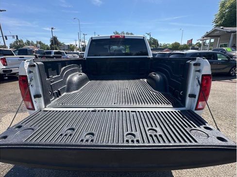Used 2020 RAM 1500 Classic SLT AWD/4WD image 7