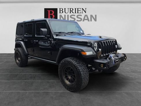 Used 2018 Jeep Wrangler Unlimited Sport S AWD/4WD image 7