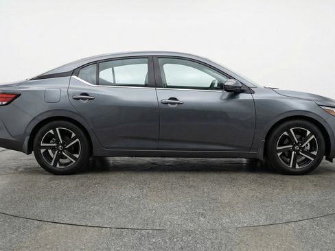 Used 2025 Nissan Sentra SV image 11