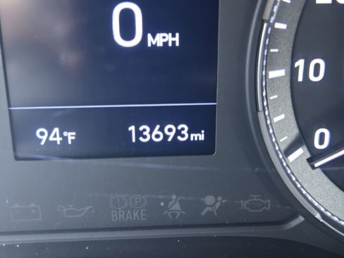 Certified 2021 Hyundai Venue SE FWD image 25