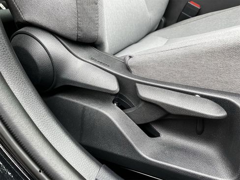 Used 2025 Toyota Camry LE image 25