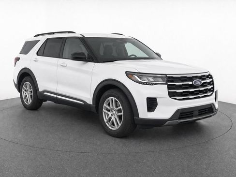 Used 2025 Ford Explorer Active AWD/4WD image 1