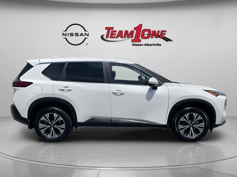 Used 2023 Nissan Rogue SV FWD image 9