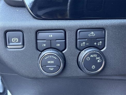 Used 2024 Chevrolet Silverado 2500 LT image 25