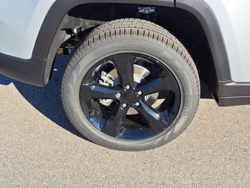 New 2025 Jeep Grand Cherokee Limited w/ Luxury Tech Group II image 6