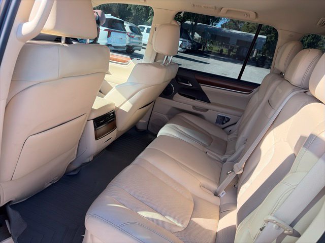 Used 2016 Lexus LX 570 4WD w/ Luxury Package image 10