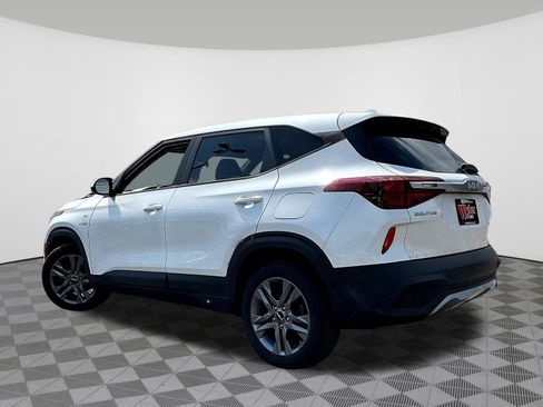 Used 2023 Kia Seltos LX AWD/4WD image 3