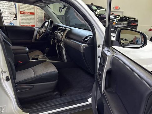 Used 2018 Toyota 4Runner SR5 RWD image 15