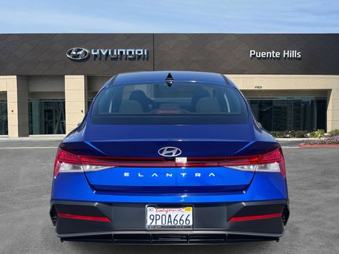 Certified 2024 Hyundai Elantra SEL w/ Convenience Package image 5