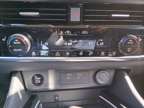 New 2026 Nissan Rogue Platinum w/ Tech Package AWD/4WD image 16