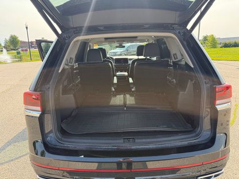 Used 2024 Volkswagen Atlas SEL Premium R-Line AWD/4WD image 16