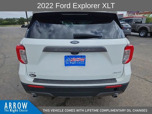 Used 2022 Ford Explorer XLT w/ Equipment Group 202A AWD/4WD image 11