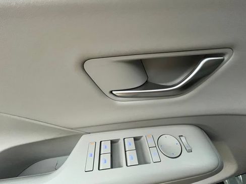 Used 2024 Hyundai Kona Limited AWD/4WD image 30