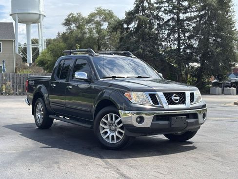 Used 2011 Nissan Frontier SL AWD/4WD image 12