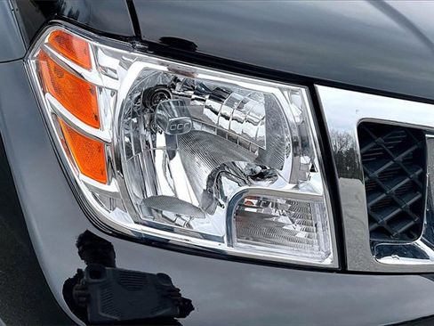 Used 2020 Nissan Frontier SV image 26