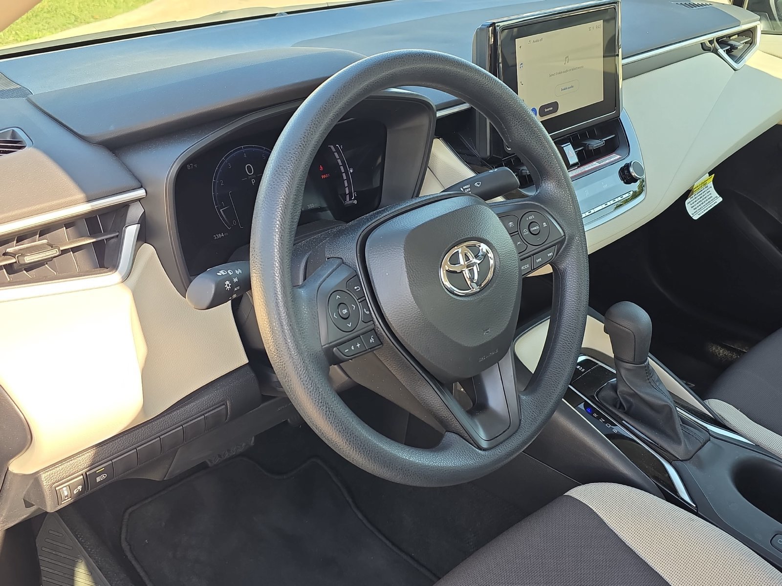 Used 2026 Toyota Corolla LE FWD image 13