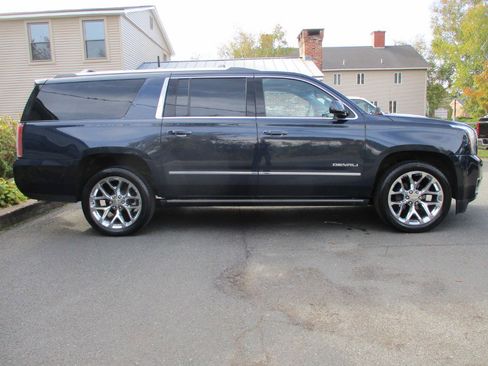 Used 2019 GMC Yukon XL Denali w/ Denali Ultimate Package image 4