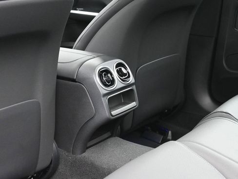 New 2025 Mercedes-Benz C 300 4MATIC Sedan image 16