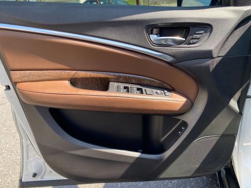 Used 2017 Acura MDX SH-AWD w/ Advance Package image 11