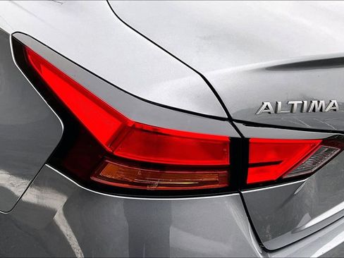 Used 2024 Nissan Altima 2.5 SV image 21