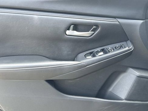Certified 2024 Nissan Sentra SV FWD image 17