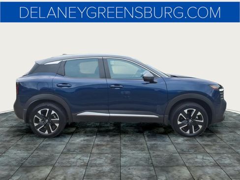 Used 2025 Nissan Kicks SV w/ SV Premium Package AWD/4WD image 2