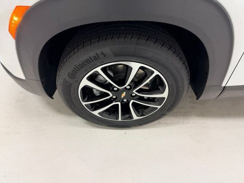 Certified 2026 Chevrolet TrailBlazer LT w/ Convenience Package FWD image 17