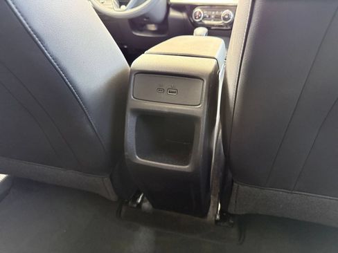 Used 2025 Chevrolet Trax LT FWD image 23