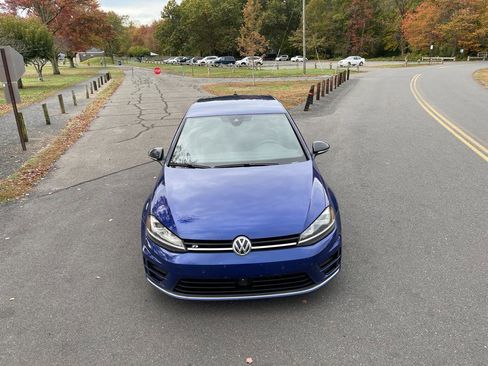 Used 2017 Volkswagen Golf 4-Door image 10