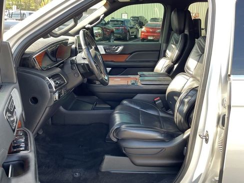 Used 2019 Lincoln Navigator Reserve w/ Cargo Package image 5