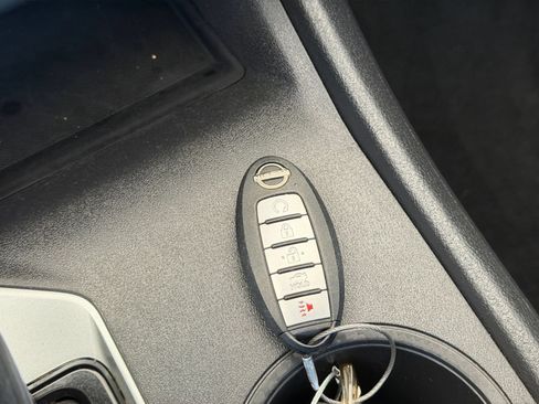 Used 2025 Nissan Altima 2.5 SV FWD image 24