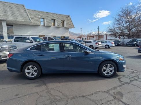 Used 2024 Chevrolet Malibu LT image 2