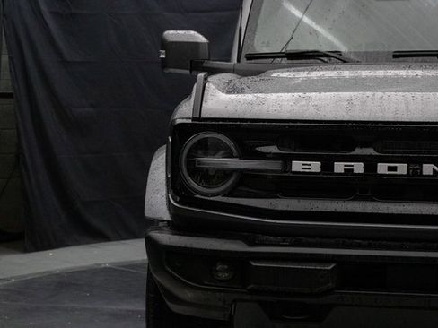 Used 2023 Ford Bronco Outer Banks image 5