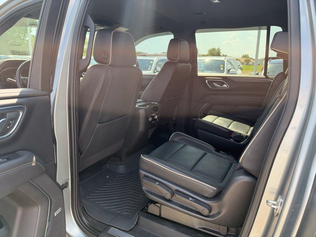 Used 2023 GMC Yukon XL SLT w/ SLT Luxury Package RWD image 21