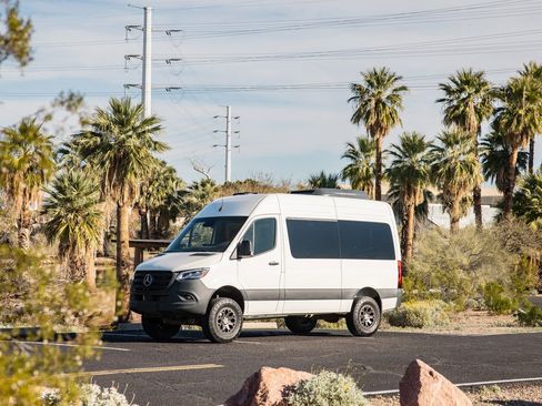 Used 2024 Mercedes-Benz Sprinter 2500 image 8