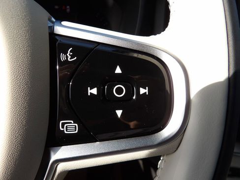 New 2026 Volvo XC60 B5 Ultra w/ Protection Package Premier image 19