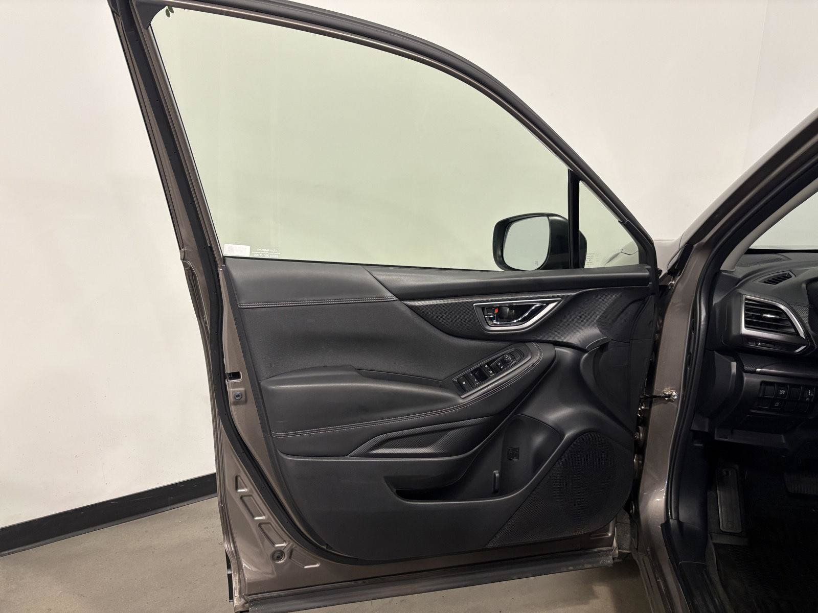 Used 2024 Subaru Forester Premium AWD/4WD image 10