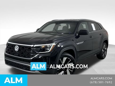 Used 2025 Volkswagen Atlas Cross Sport SE image 1