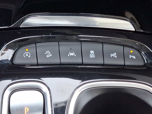 Used 2023 Buick Envision Avenir image 25