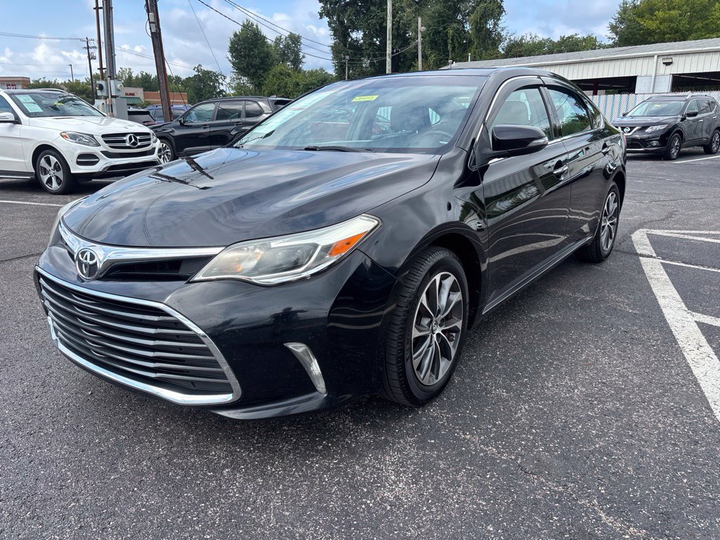 Used 2016 Toyota Avalon XLE Premium FWD image 3
